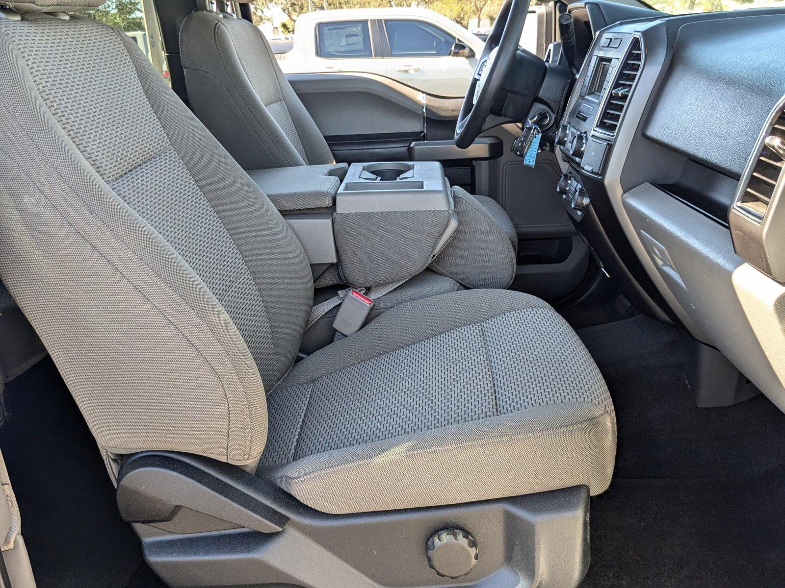 2017 Ford F-150 Vehicle Photo in St. Petersburg, FL 33713