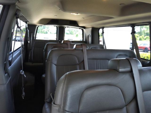 2022 Chevrolet Express Passenger Vehicle Photo in MANHATTAN, KS 66502-5036