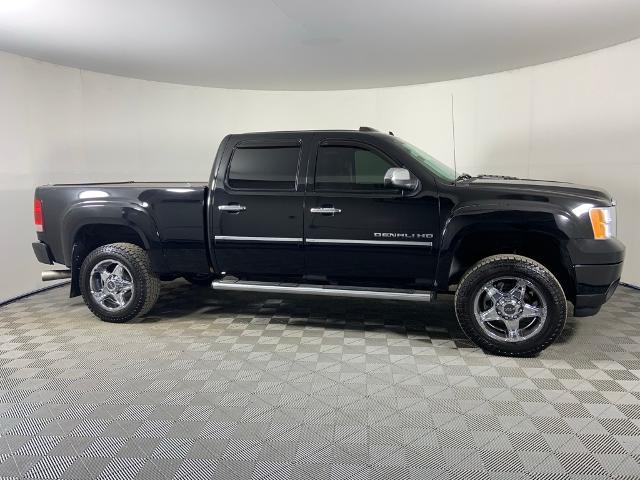 Used 2011 GMC Sierra 2500 Denali HD Denali with VIN 1GT125C8XBF104038 for sale in Gladstone, OR