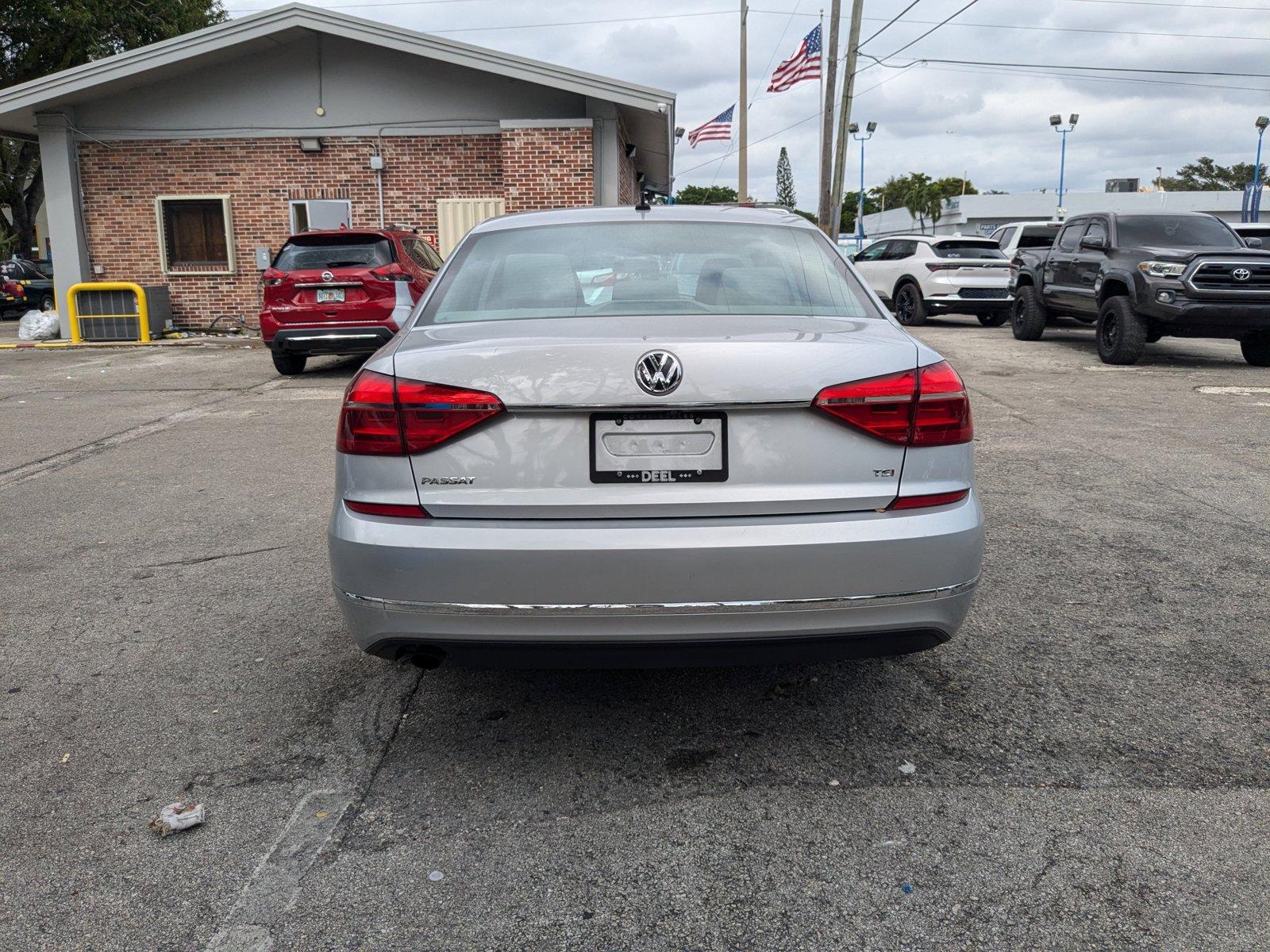 2016 Volkswagen Passat Vehicle Photo in MIAMI, FL 33134-2699