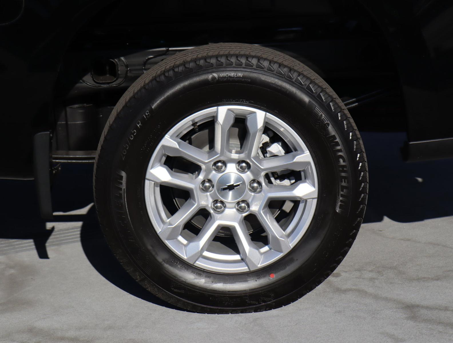 2025 Chevrolet Silverado 1500 Vehicle Photo in LOS ANGELES, CA 90007-3794