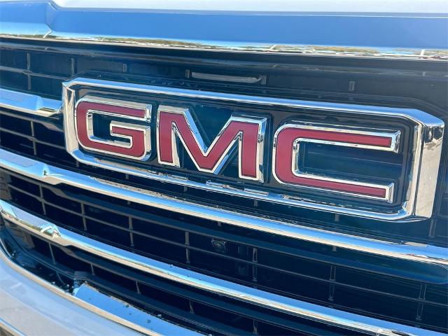 2025 GMC Yukon XL Vehicle Photo in GOODYEAR, AZ 85338-1310