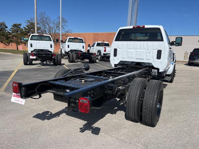 2023 Chevrolet Silverado 5500 HD Vehicle Photo in GREEN BAY, WI 54302-3701