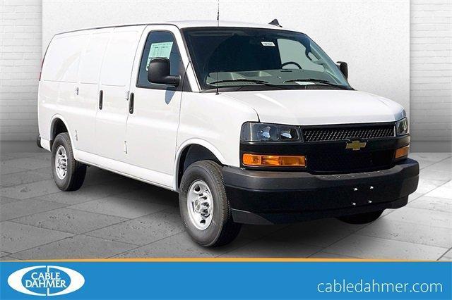 2024 Chevrolet Express Cargo 2500 Vehicle Photo in INDEPENDENCE, MO 64055-1314