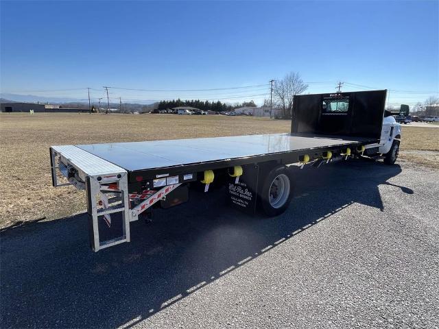 2023 Chevrolet Silverado 6500 HD Vehicle Photo in ALCOA, TN 37701-3235