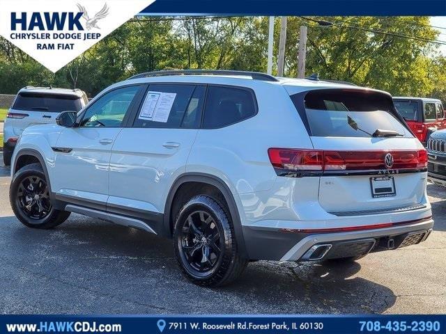 2024 Volkswagen Atlas Vehicle Photo in Saint Charles, IL 60174