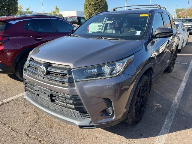 2019 Toyota Highlander Vehicle Photo in GOODYEAR, AZ 85338-1310