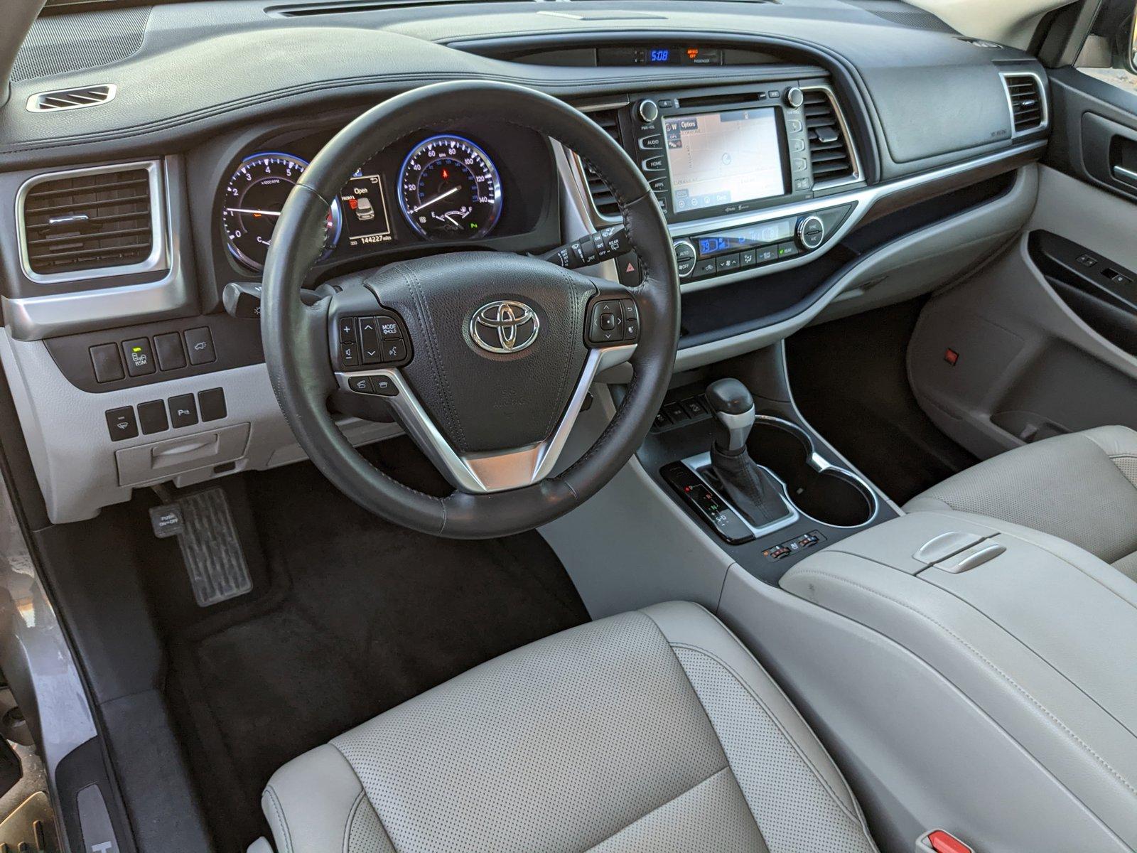 2015 Toyota Highlander Vehicle Photo in Spokane Valley, WA 99212