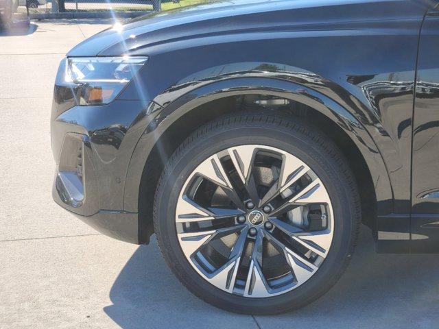 2025 Audi Q8 Vehicle Photo in HOUSTON, TX 77090