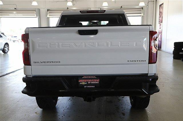 2024 Chevrolet Silverado 1500 Vehicle Photo in MEDINA, OH 44256-9001