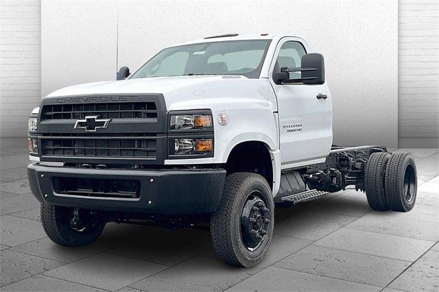 2024 Chevrolet Silverado 5500 HD Vehicle Photo in INDEPENDENCE, MO 64055-1314