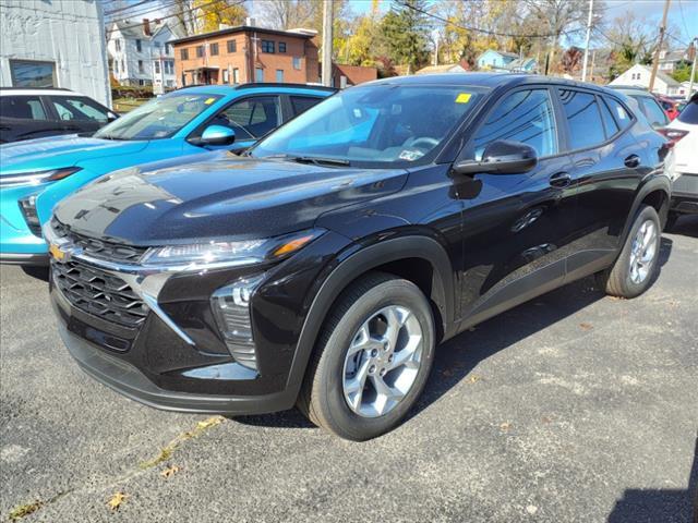 2025 Chevrolet Trax Vehicle Photo in INDIANA, PA 15701-1897