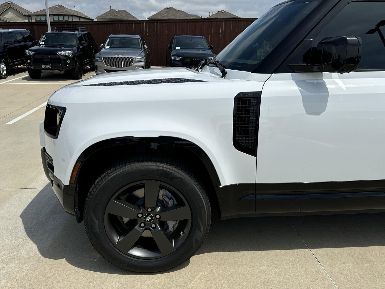 2024 Defender Vehicle Photo in AUSTIN, TX 78717