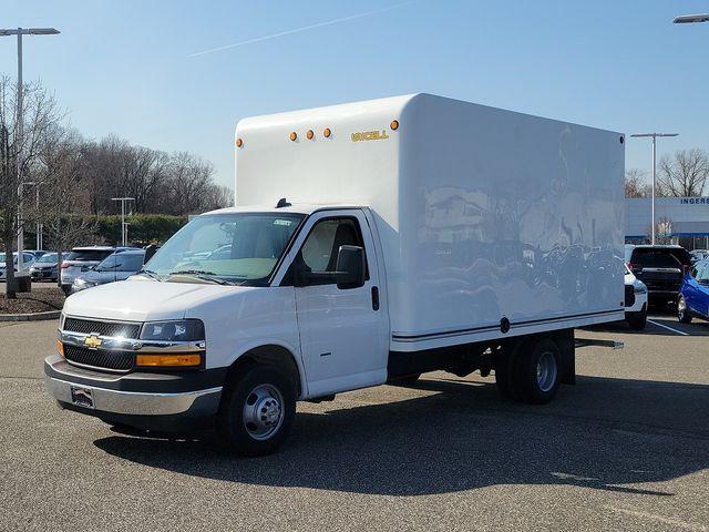 2023 Chevrolet Express Cutaway 3500 Vehicle Photo in DANBURY, CT 06810-5034