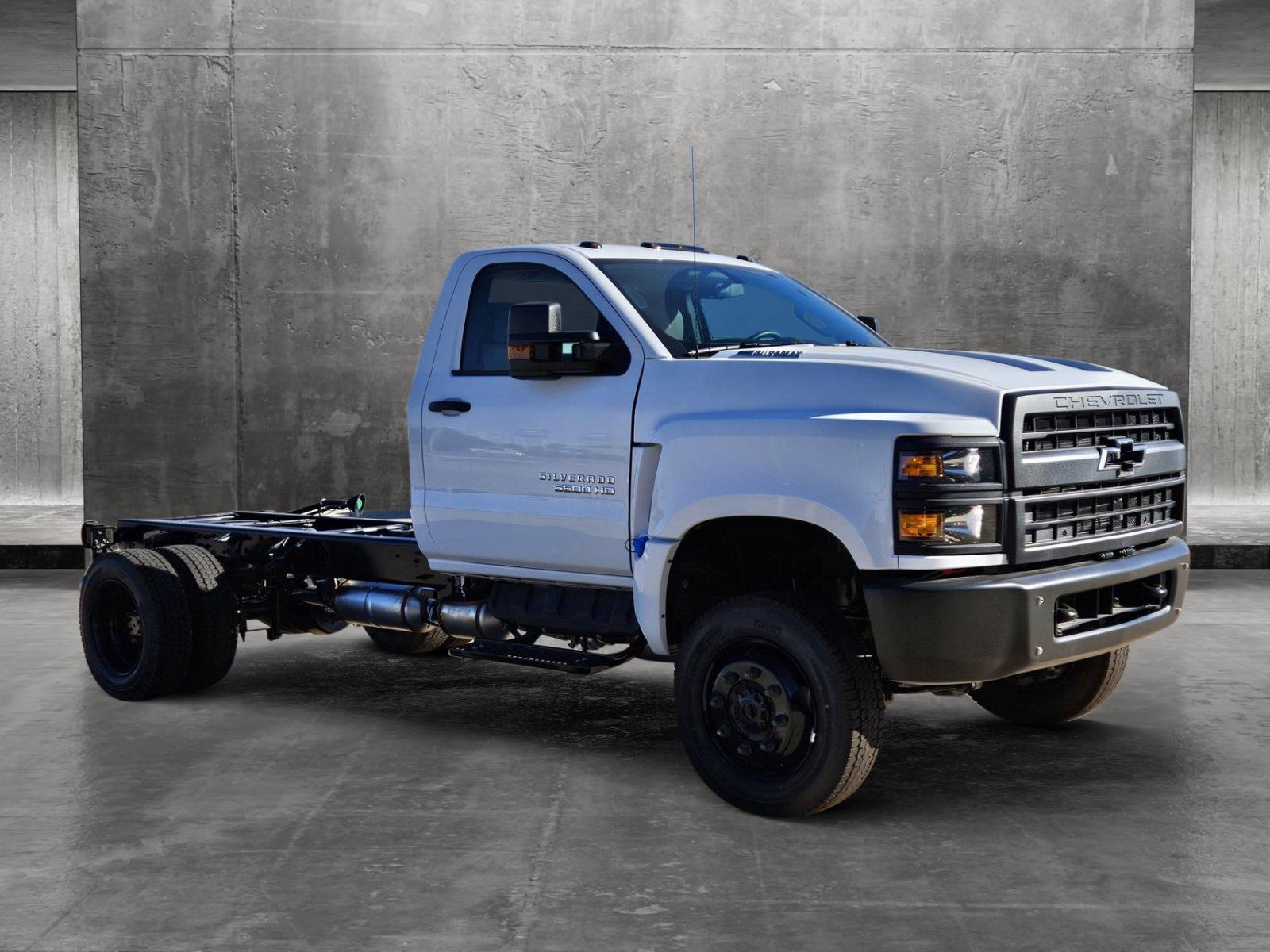 2024 Chevrolet Silverado 5500 HD Vehicle Photo in AMARILLO, TX 79103-4111