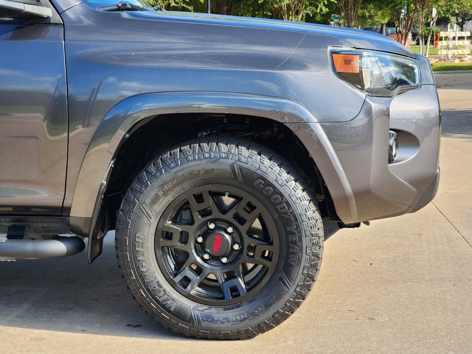 2020 Toyota 4Runner Vehicle Photo in HOUSTON, TX 77079