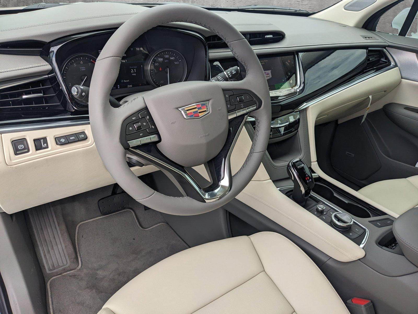 2024 Cadillac XT6 Vehicle Photo in WEST PALM BEACH, FL 33407-3296