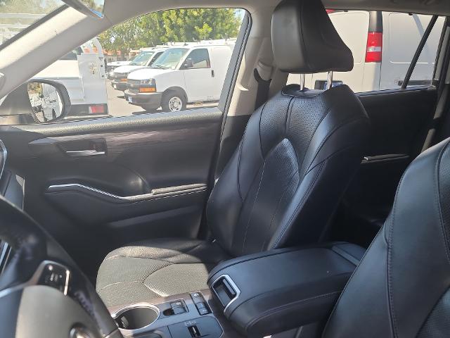 2020 Toyota Highlander Vehicle Photo in LA MESA, CA 91942-8211