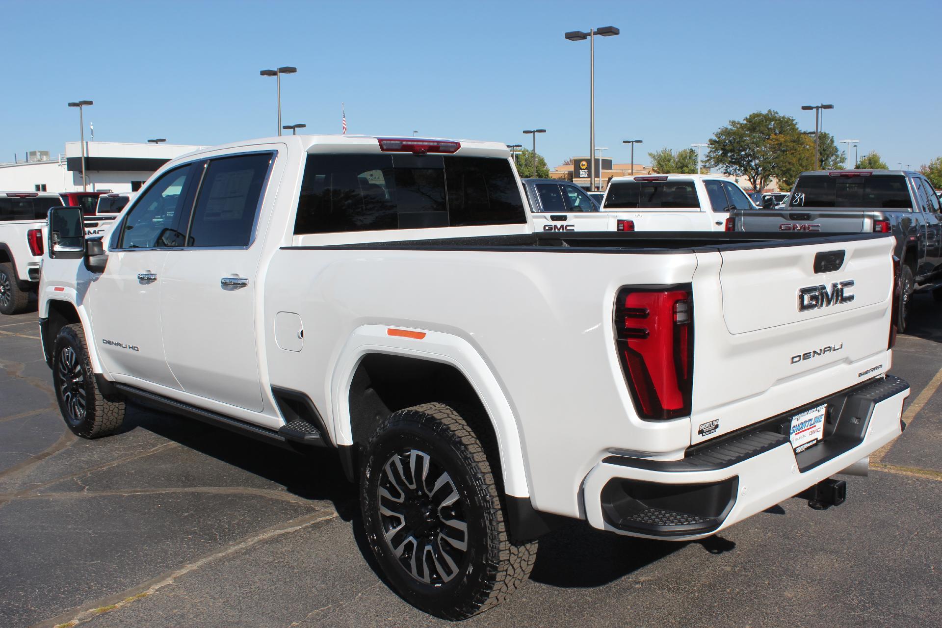 2025 GMC Sierra 2500 HD Vehicle Photo in AURORA, CO 80012-4011