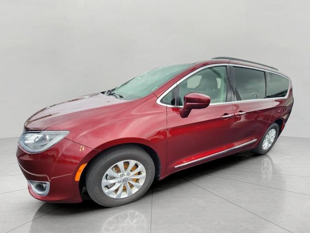 2017 Chrysler Pacifica Vehicle Photo in MADISON, WI 53713-3220