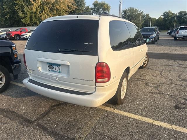 Used 1999 Chrysler Town & Country LX with VIN 1C4GP54G3XB801499 for sale in Saint Cloud, MN