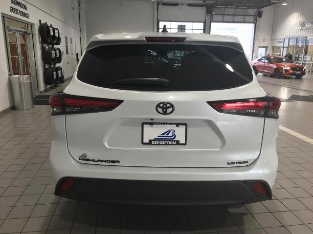 2022 Toyota Highlander Vehicle Photo in GREEN BAY, WI 54303-3330