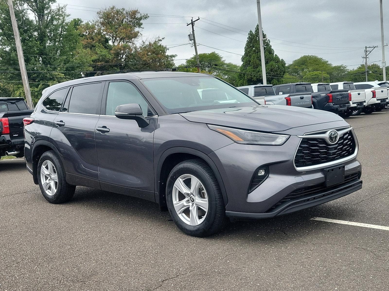 2022 Toyota Highlander Vehicle Photo in Trevose, PA 19053