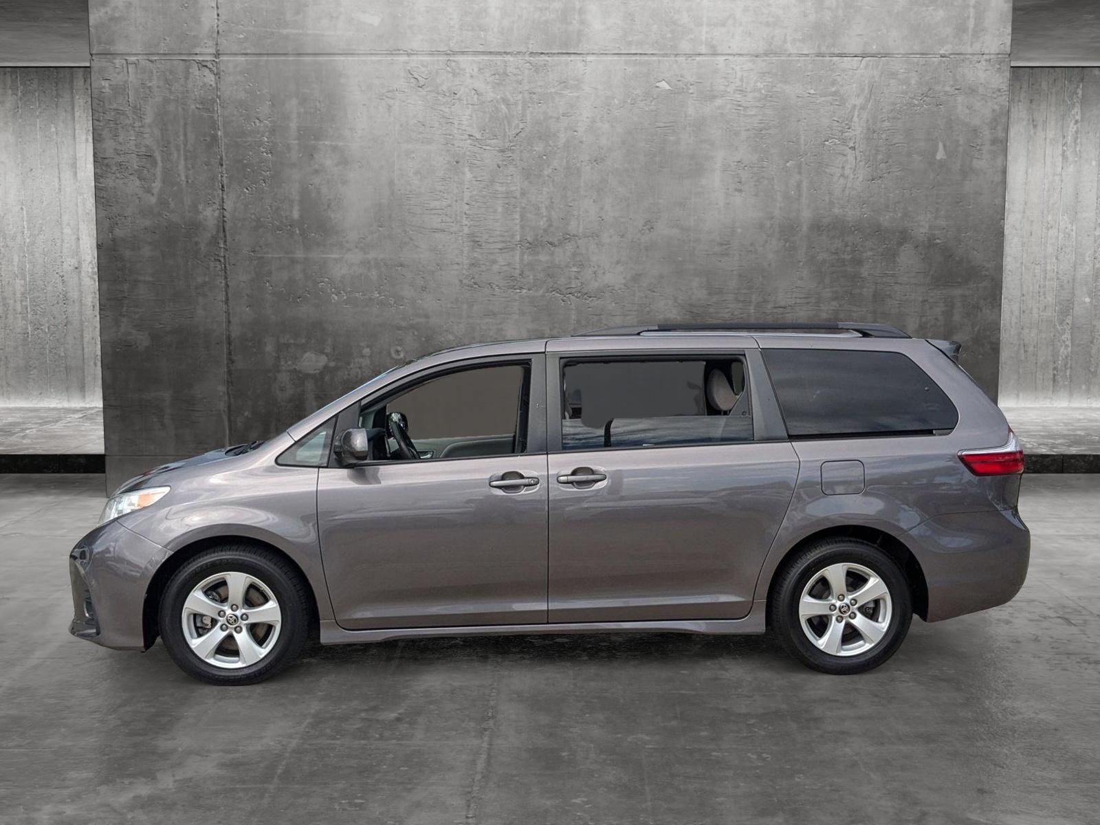 2020 Toyota Sienna Vehicle Photo in Davie, FL 33331