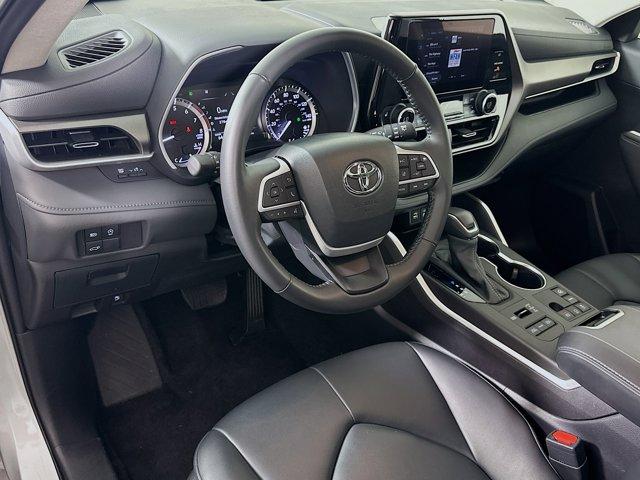 2024 Toyota Highlander Vehicle Photo in Flemington, NJ 08822