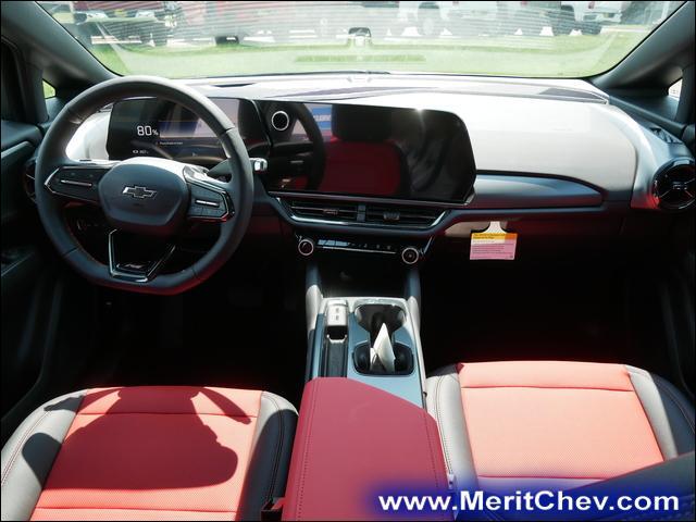 2024 Chevrolet Equinox EV Vehicle Photo in MAPLEWOOD, MN 55119-4794