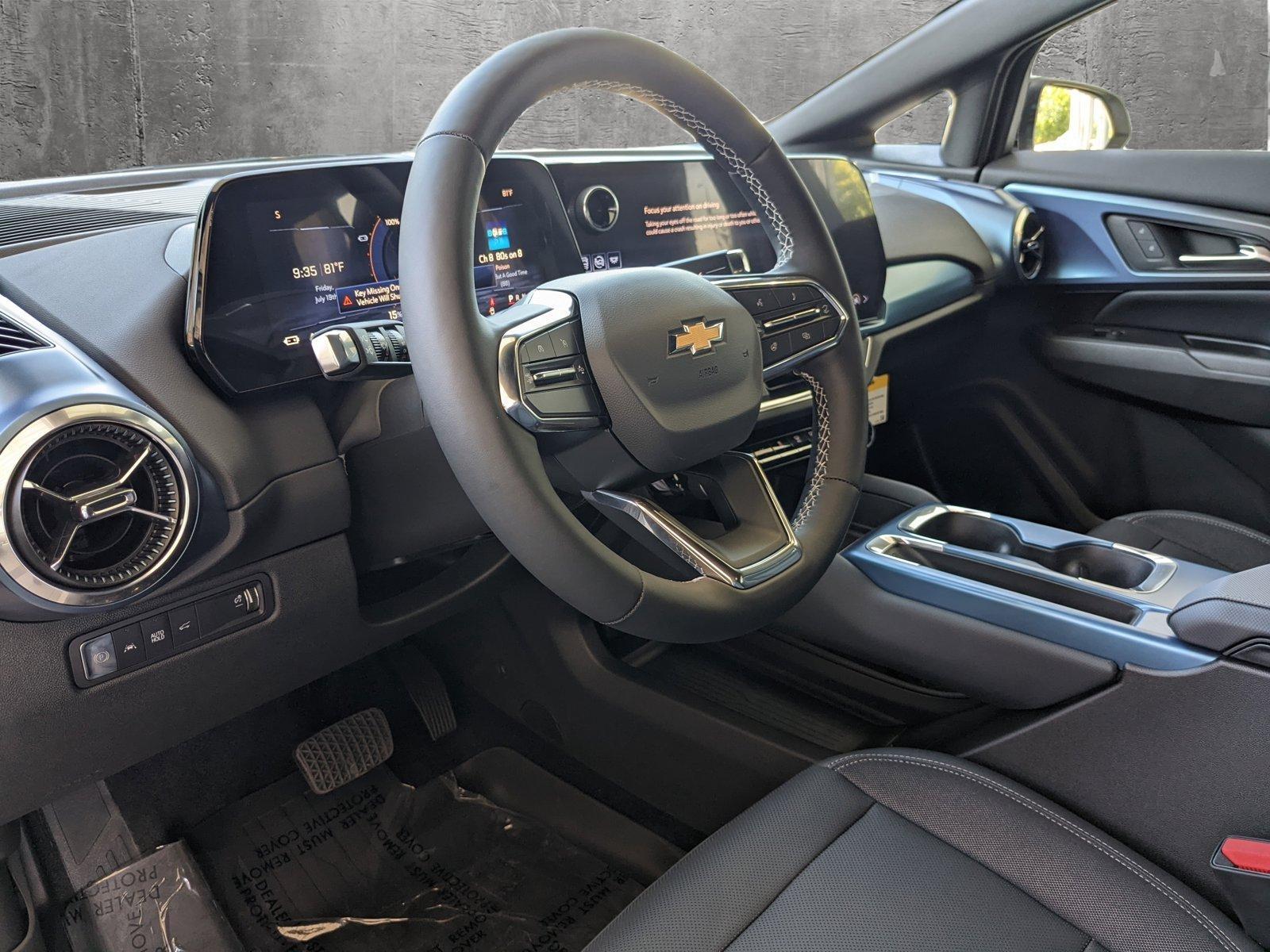 2024 Chevrolet Equinox EV Vehicle Photo in VALENCIA, CA 91355-1705