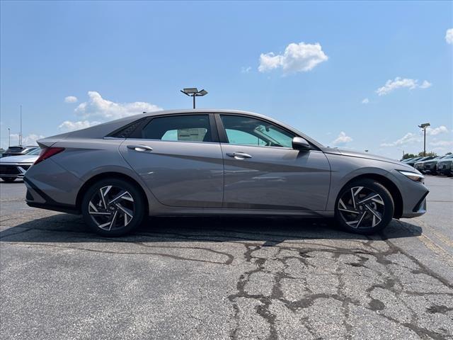 2024 Hyundai ELANTRA Vehicle Photo in O'Fallon, IL 62269