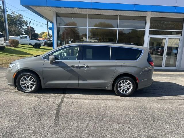 Used 2022 Chrysler Pacifica Touring L with VIN 2C4RC1BG9NR178811 for sale in Conneaut, OH