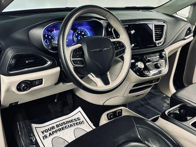 2020 Chrysler Pacifica Vehicle Photo in MEDINA, OH 44256-9631