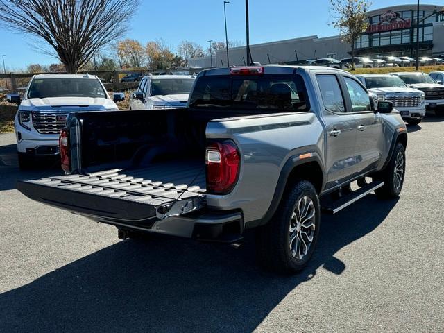 2024 GMC Canyon Vehicle Photo in LOWELL, MA 01852-4336