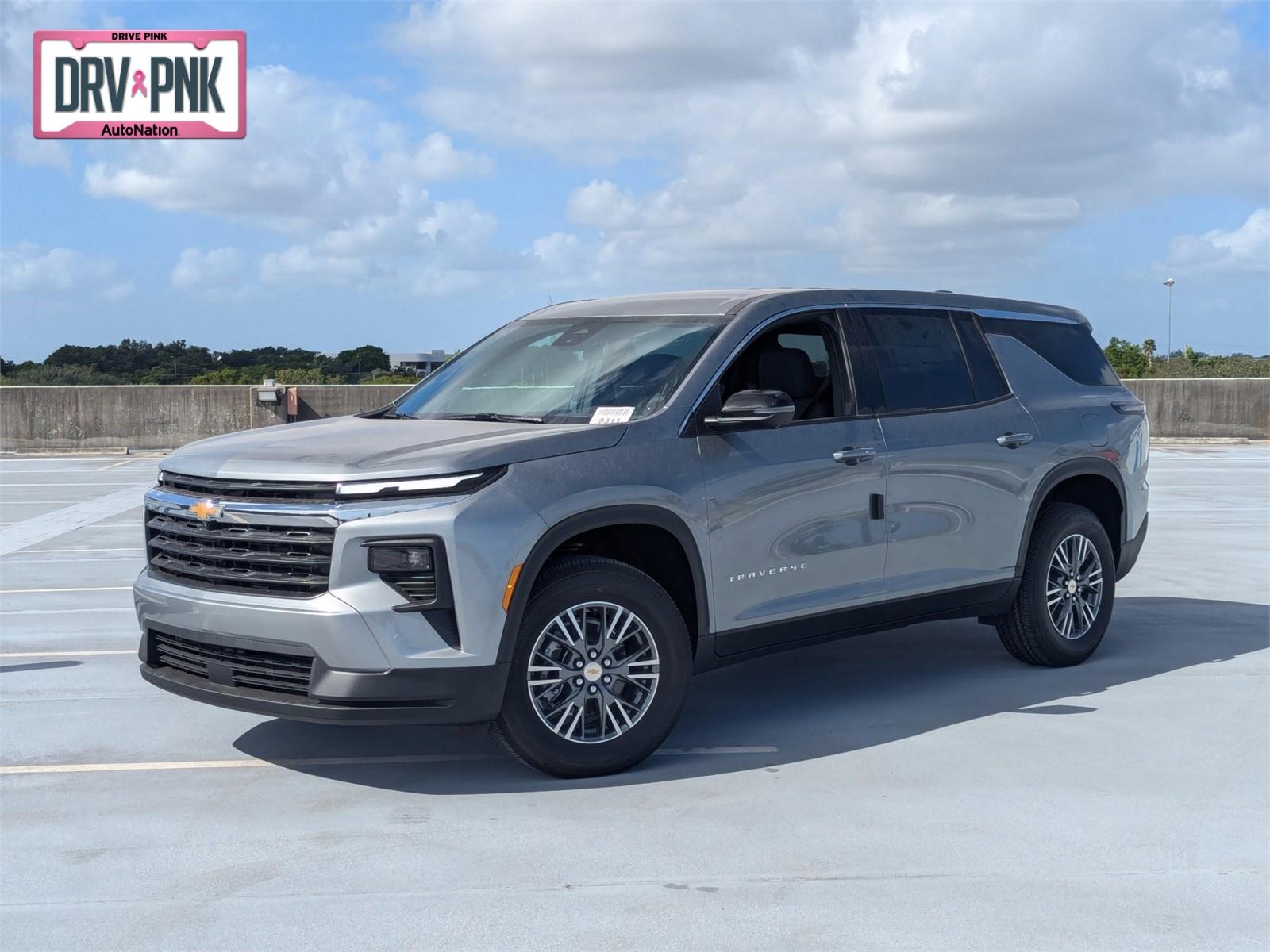 2024 Chevrolet Traverse Vehicle Photo in PEMBROKE PINES, FL 33024-6534