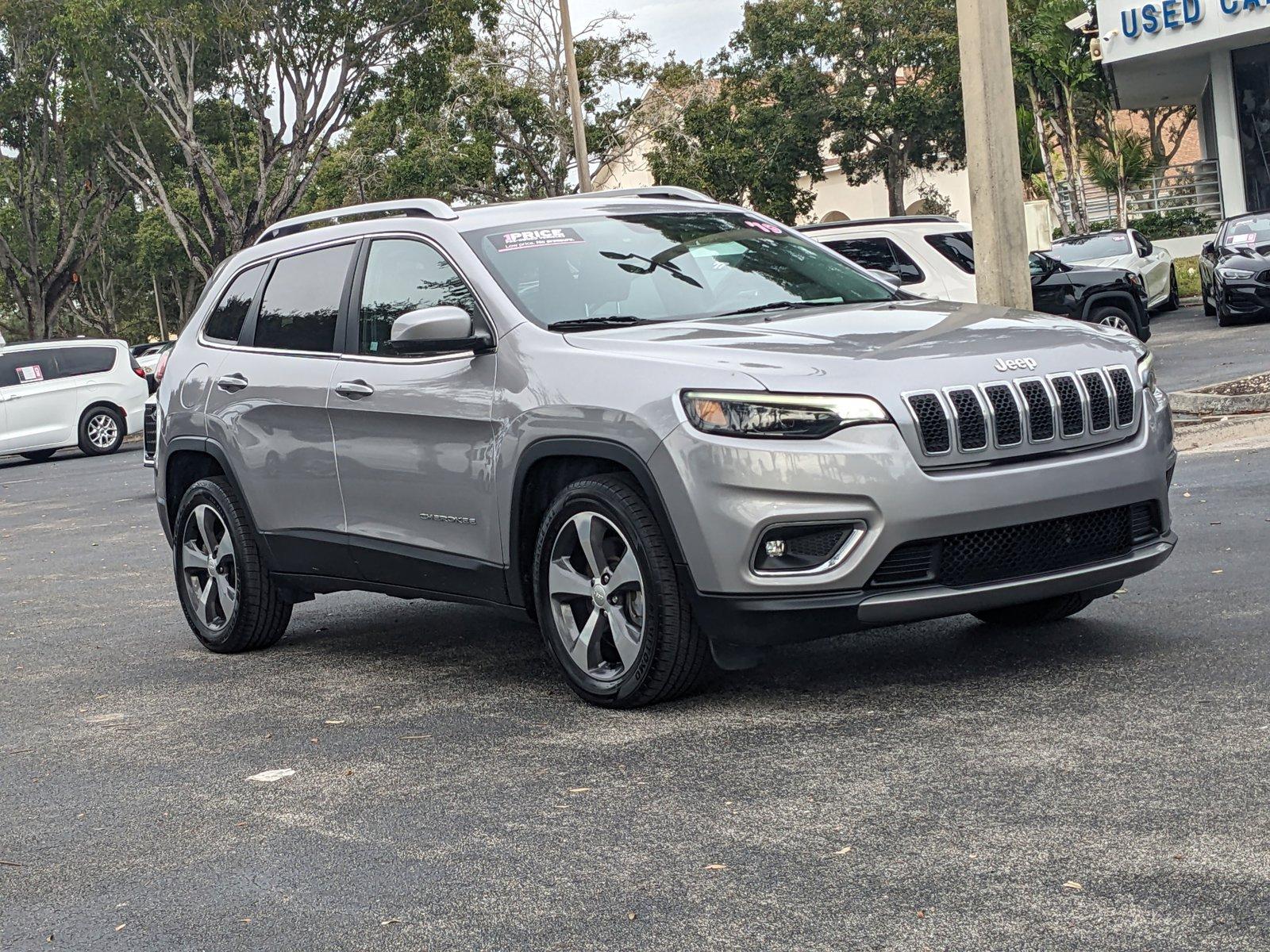 2019 Jeep Cherokee Vehicle Photo in GREENACRES, FL 33463-3207