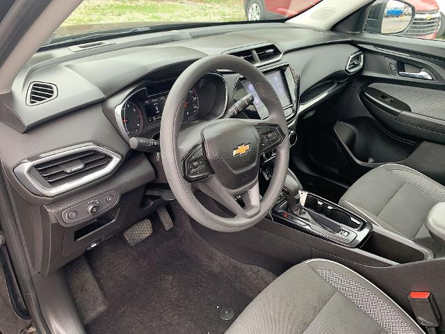 2021 Chevrolet Trailblazer Vehicle Photo in MOON TOWNSHIP, PA 15108-2571