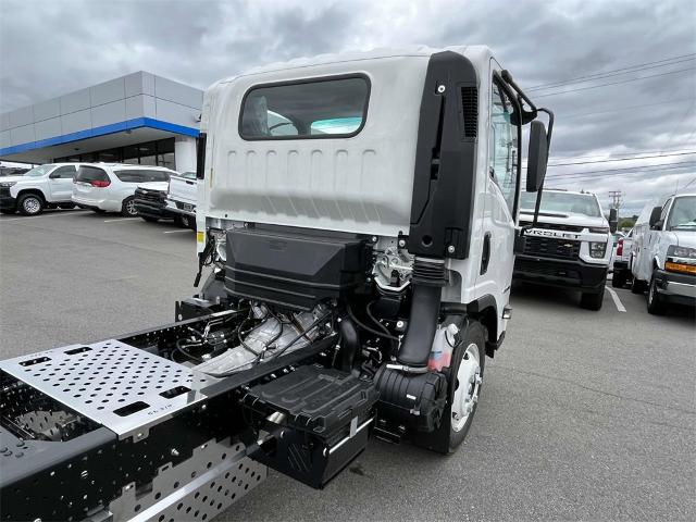 2024 Chevrolet Low Cab Forward 4500 Vehicle Photo in ALCOA, TN 37701-3235