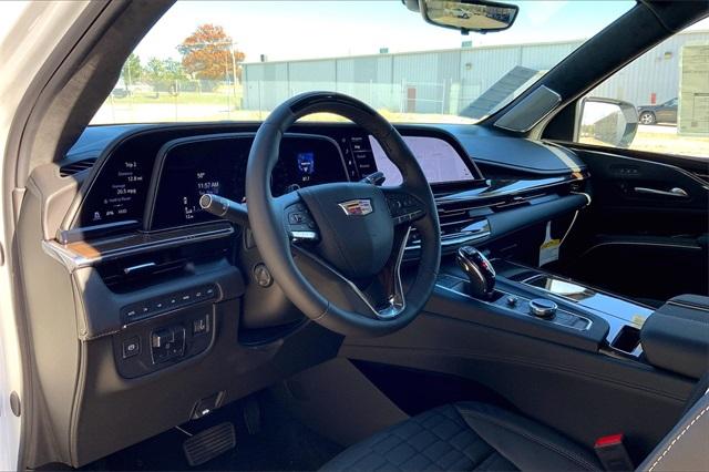 2024 Cadillac Escalade Vehicle Photo in KANSAS CITY, MO 64114-4545