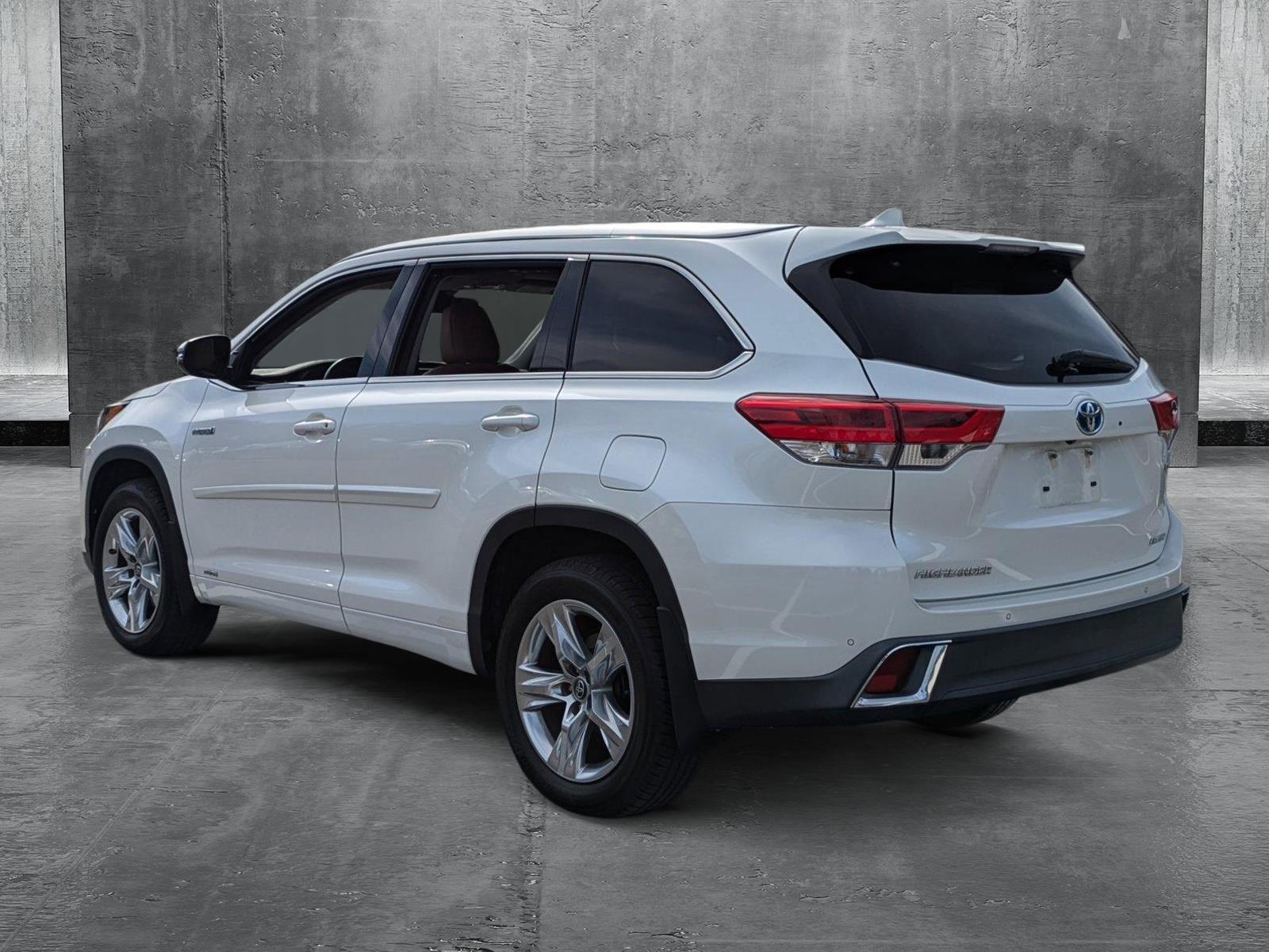 2018 Toyota Highlander Vehicle Photo in Clearwater, FL 33761