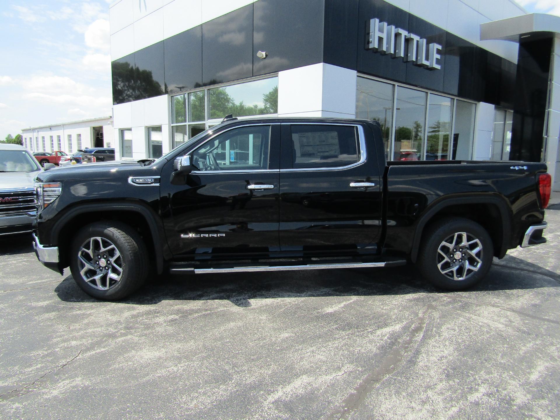 2024 GMC Sierra 1500 Vehicle Photo in GREENVILLE, OH 45331-1026