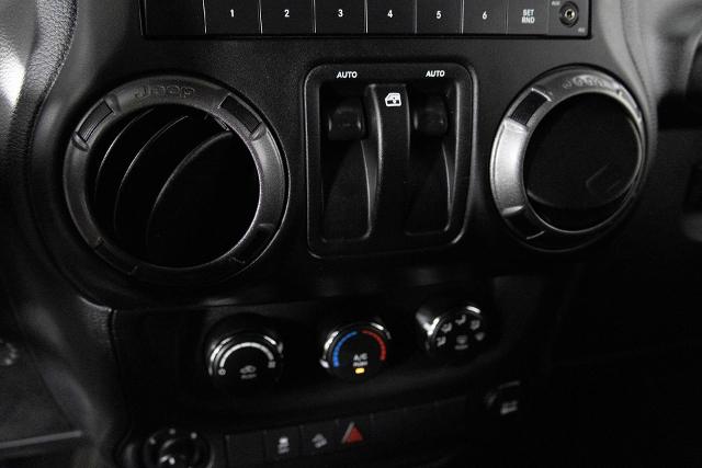 2017 Jeep Wrangler Vehicle Photo in NORTH RIVERSIDE, IL 60546-1404