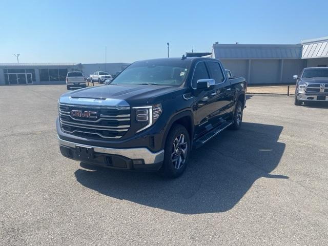 Used 2022 GMC Sierra 1500 SLT with VIN 1GTUUDED2NZ553325 for sale in Sikeston, MO