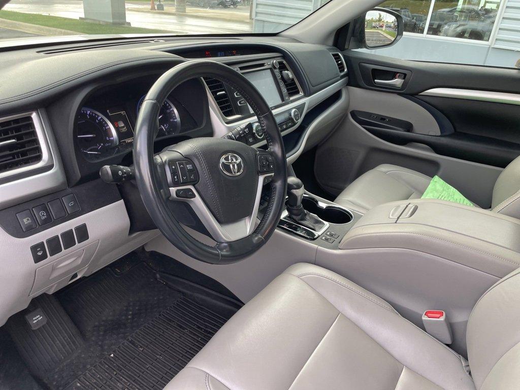 2018 Toyota Highlander Vehicle Photo in Plainfield, IL 60586