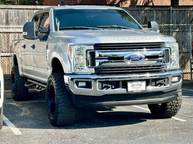 2017 Ford Super Duty F-250 SRW Vehicle Photo in DALLAS, TX 75244-5909