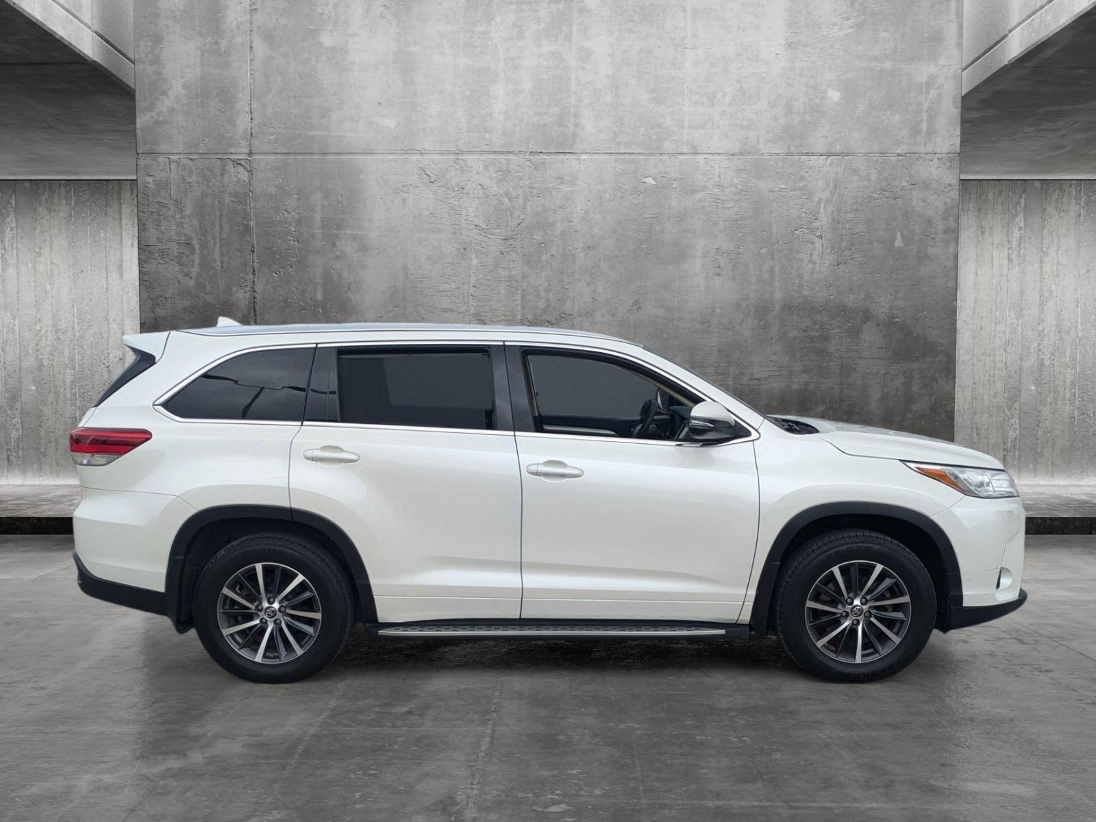 2017 Toyota Highlander Vehicle Photo in Corpus Christi, TX 78415