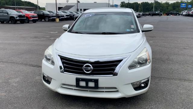 2015 Nissan Altima Vehicle Photo in MOON TOWNSHIP, PA 15108-2571