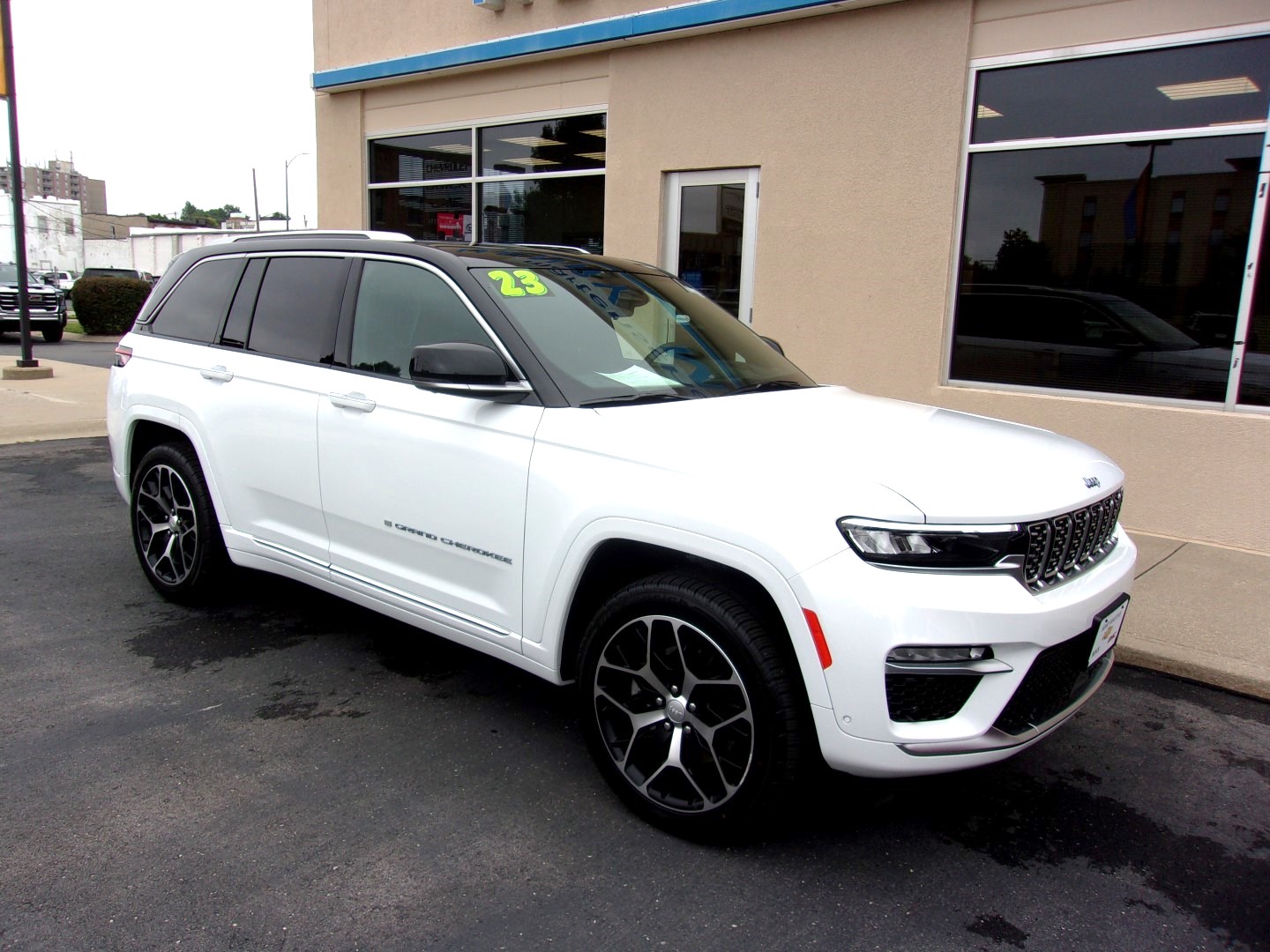 Used 2023 Jeep Grand Cherokee Summit Reserve 4xe with VIN 1C4RJYE68P8804476 for sale in Leavenworth, KS