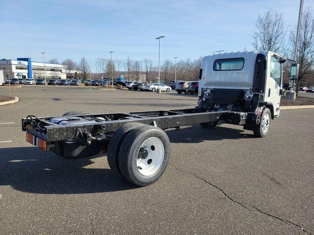 2024 Chevrolet Low Cab Forward 4500 Vehicle Photo in DANBURY, CT 06810-5034